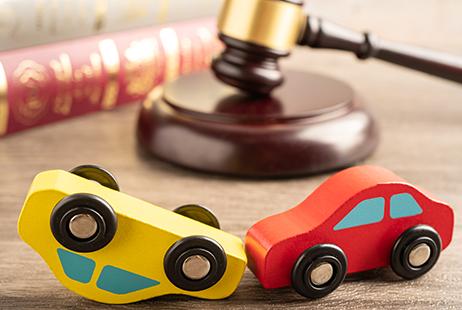 imagen El seguro de responsabilidad civil derivado de la circulación de vehículos de motor no cubre al conductor asegurado por la muerte de sus familiares causada por su propia conducta