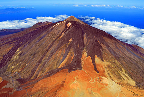 Volcanic risk management in Spain