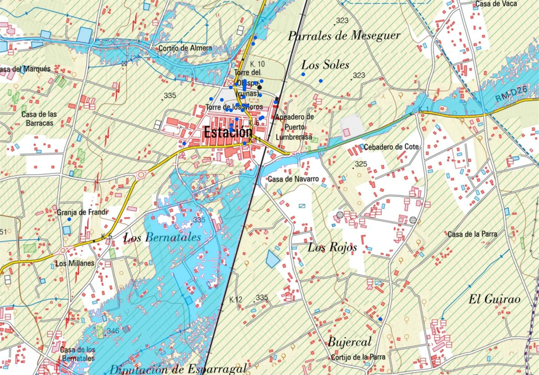 Figure 8. Damming effect at the Puerto Lumbreras station caused by the Murcia-guilas railway line and the flooding of properties located upstream. Sources: CCS and SNCZI.