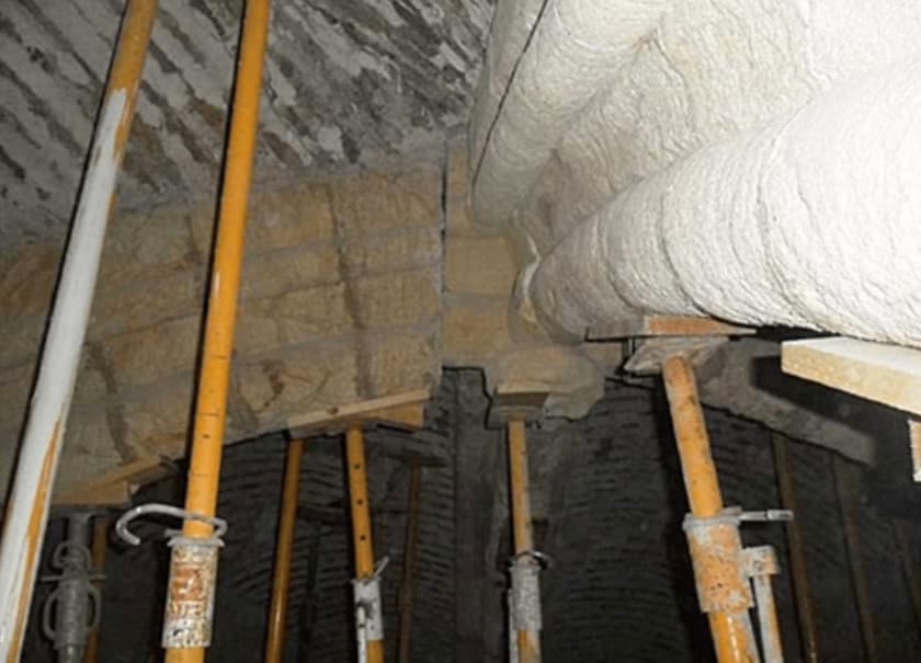 Figura 1. Foto del interior de la Torre del Espolón del Castillo de Lorca, tras el terremoto de 2011.