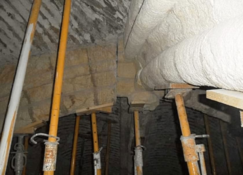 Figura 1. Foto del interior de la Torre del Espoln del Castillo de Lorca, tras el terremoto de 2011.