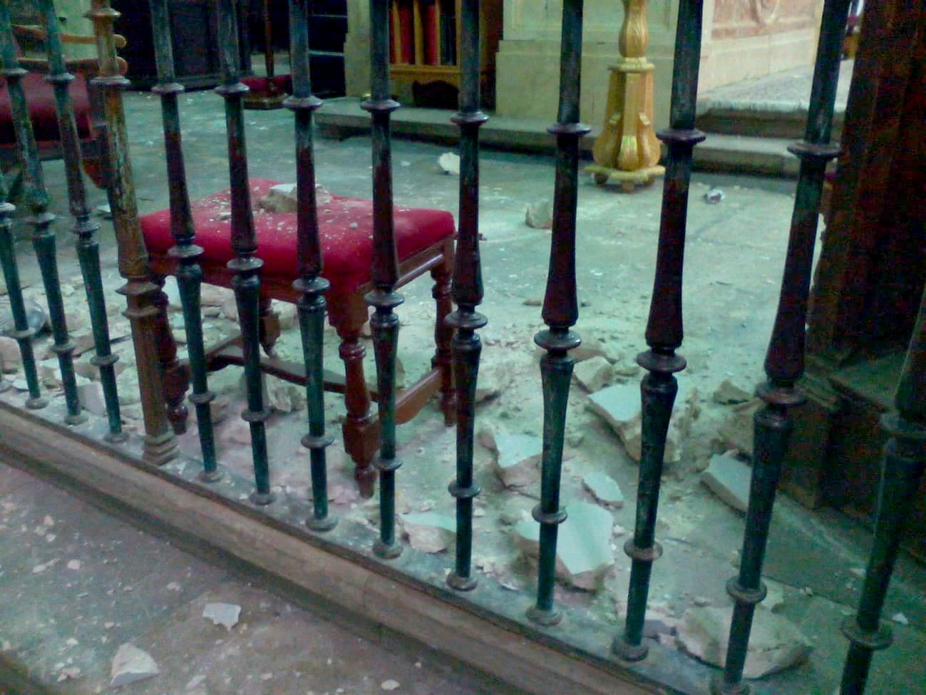 Figure 4. Fallen masonry cladding in the Santa Fe Parish Church of the Incarnation. These can be seen to be quite thick, typical for buildings of this kind. 